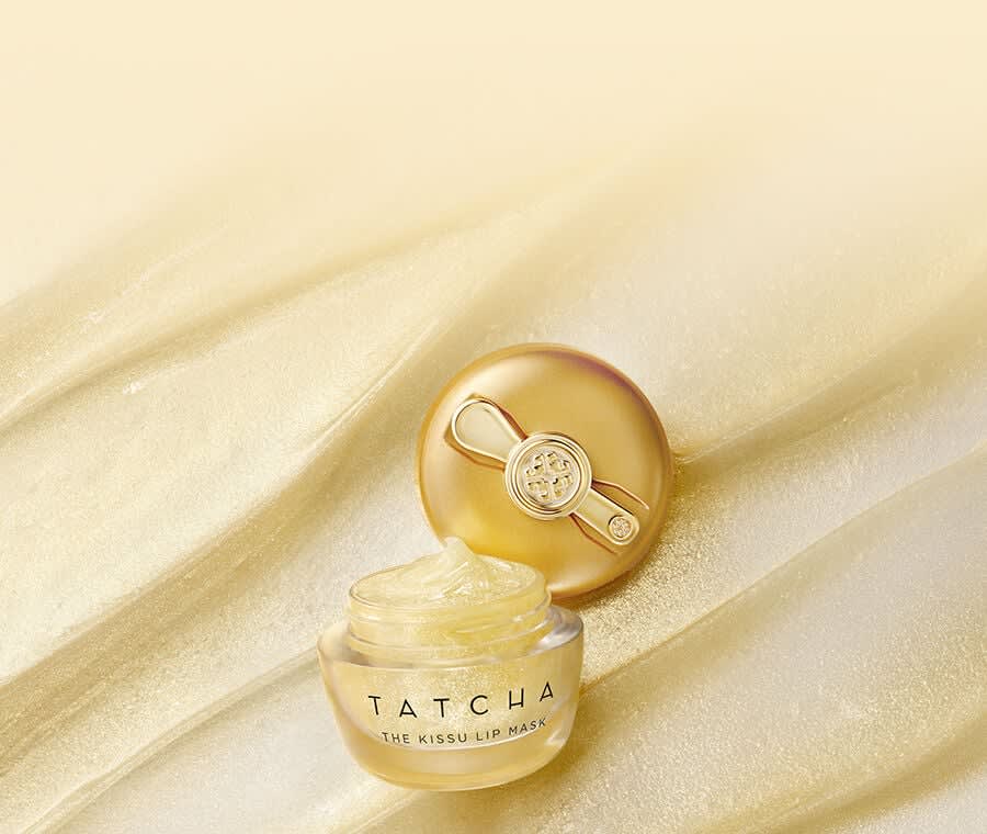 Plump Lips with a Glimmer of Gold